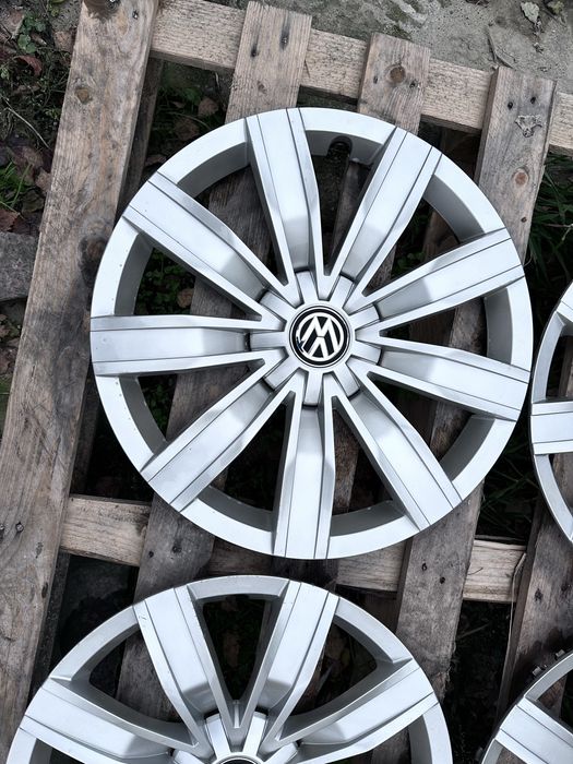 Komplet oryginalnych kołpaków VOLKSWAGEN o średnicy 17"