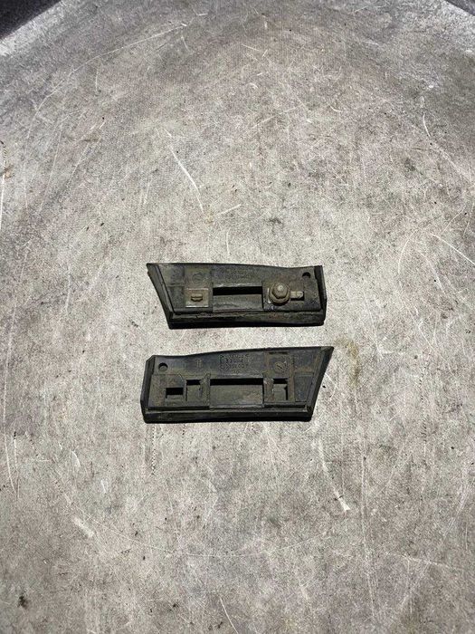 Молдинг накладка переднього крила ліва права Audi A8 D2