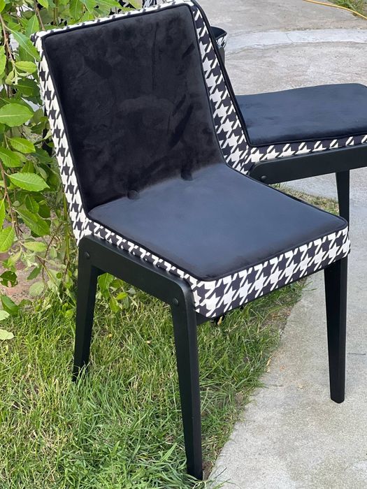 Krzesła Aga po renowacji PRL