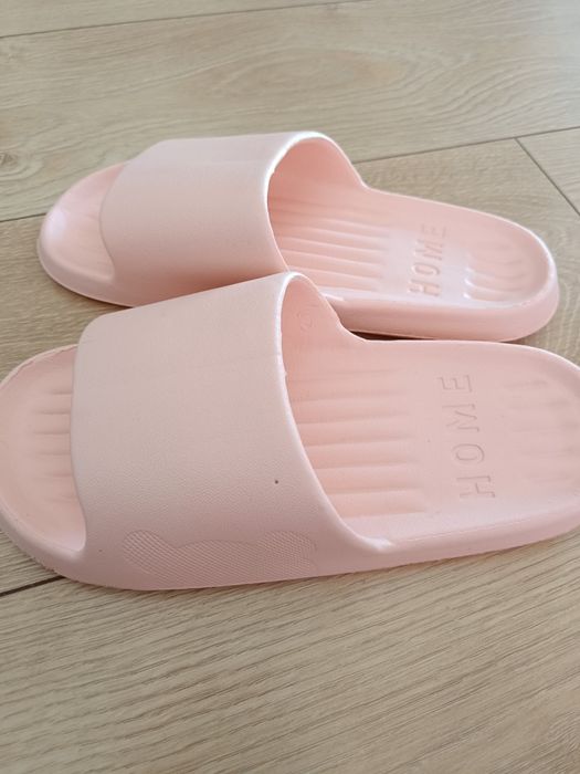 Nowe klapki pudrowy róż 38-39