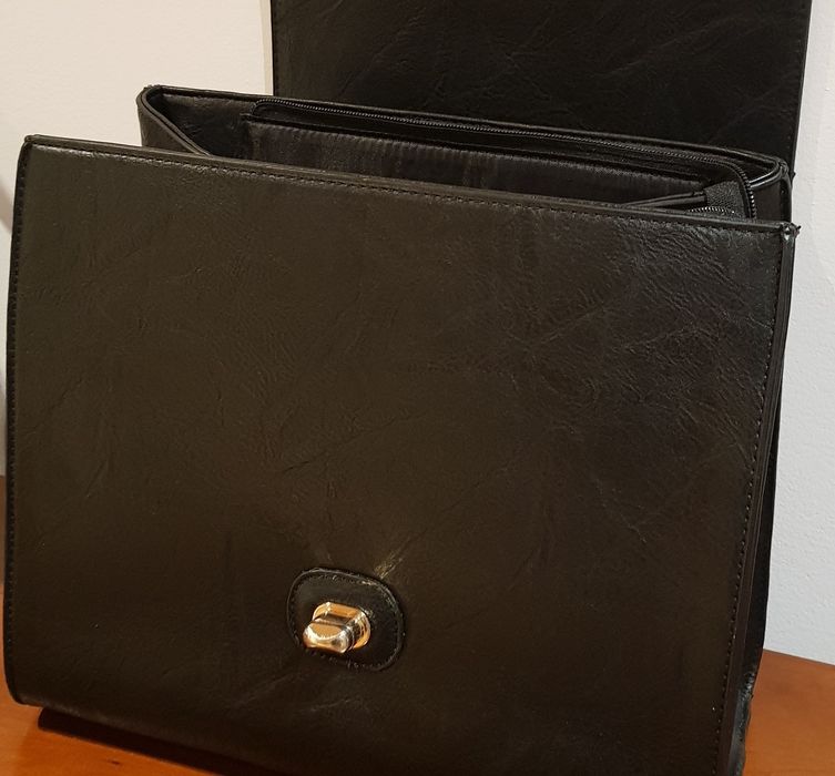 Mala / Pasta preta em excelente estado - 15€