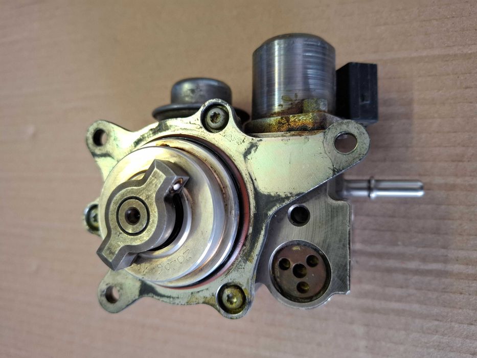 Na części Peugeot 207 1.6Thp maska błotnik drzwi EZW lampy poduszki