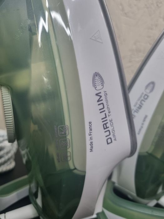 Праска tefal FV 5783 сток 2350-2800 Вт. Durilium Airglide підошва, паровий