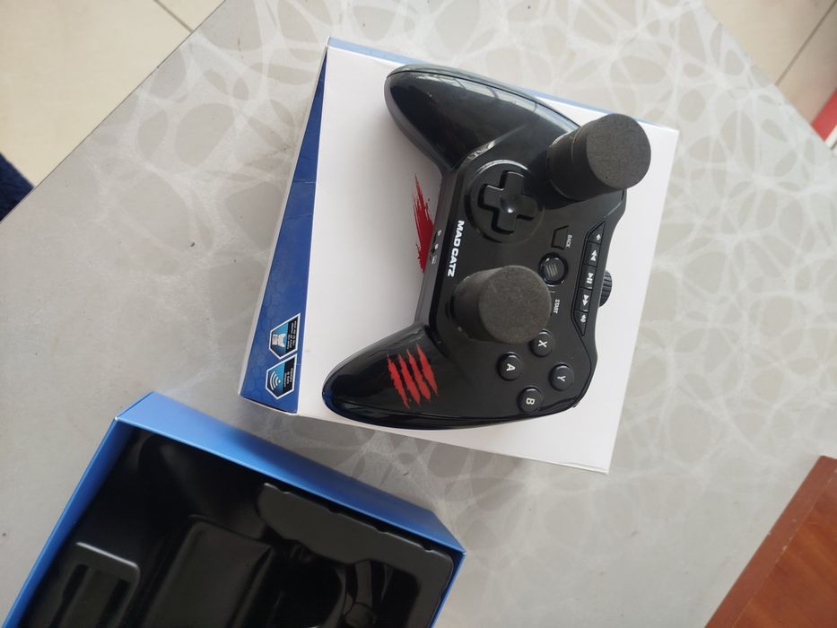 Беспроводной геймпад Mad Catz