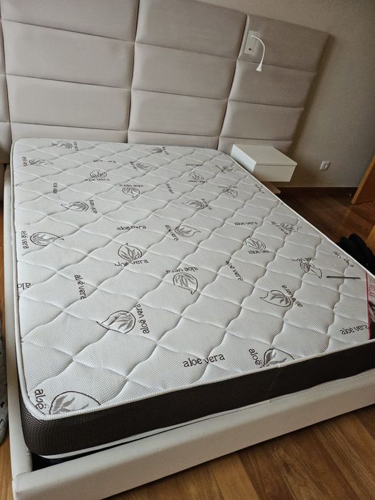 Estrutura de cama + colchão + estrado