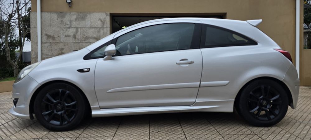 Frisos laterais e Peças Opel Corsa D
