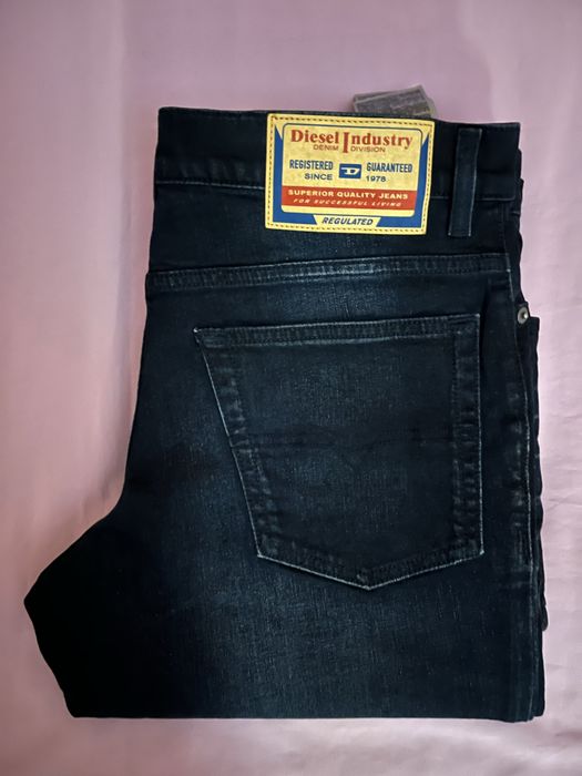 Wyprzedaż spodnie męskie Diesel.