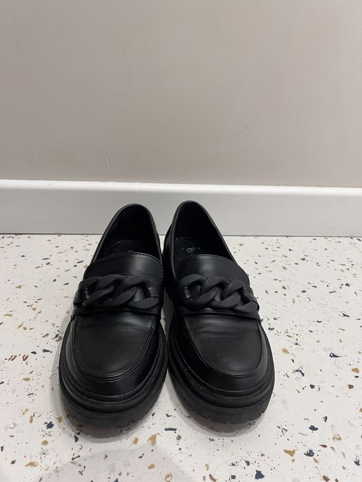 Czarne loafersy damskie