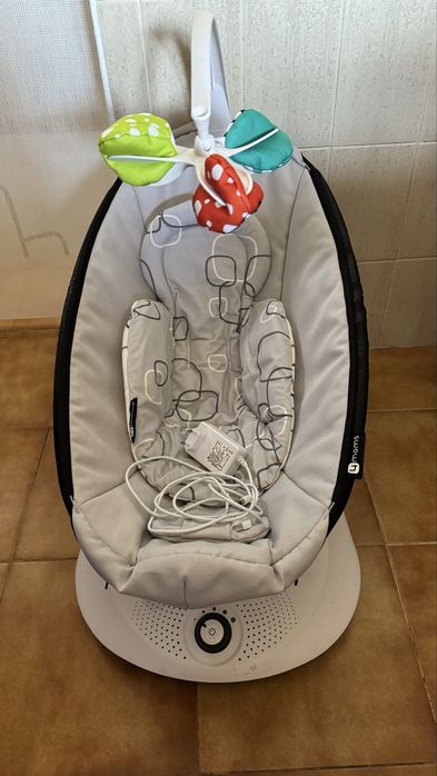 Esperguiçadeira automatica com som - 4Moms ROCKAROO