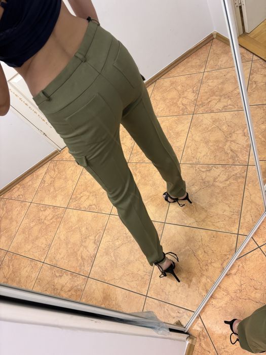 Simple dziewicza wełna virgin wool wełniane khaki z kieszeniami bojowk