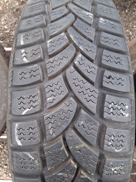 распаровка 205/70 R15c Vredesten