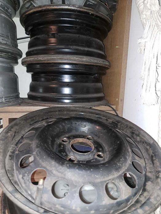 Sprzedam felgi stalowe 14" (opel) i aluminiowe 15" (hyundai)