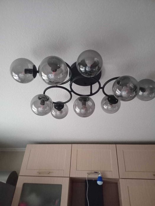 Люстра - "молекула" с оригинальным дизайном