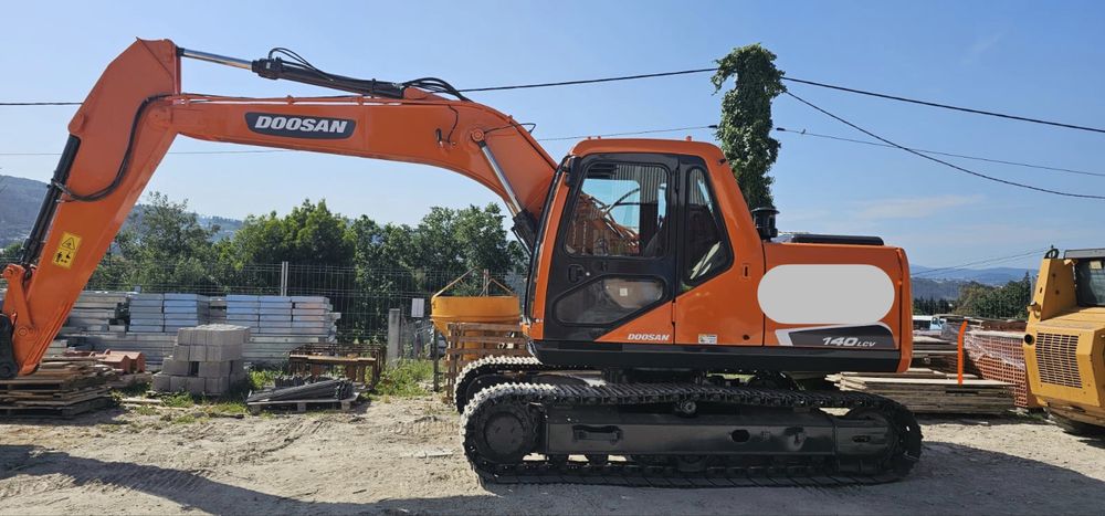 Maquina Doosan 140