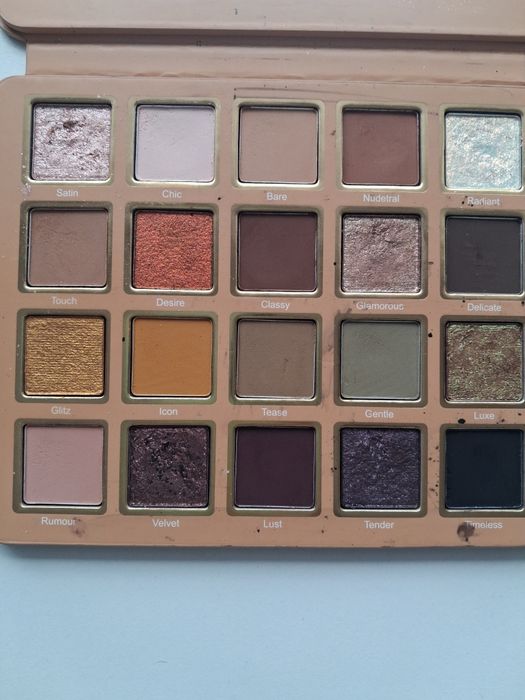 Cosmic Brushes paleta cieni Nudetrals