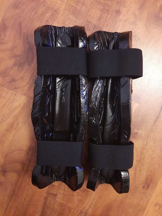 Ochraniacze na golenie piszczele karate taekwondo sztuki walki Blitz