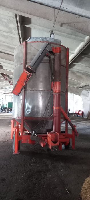 Продам зерносушилку сушку