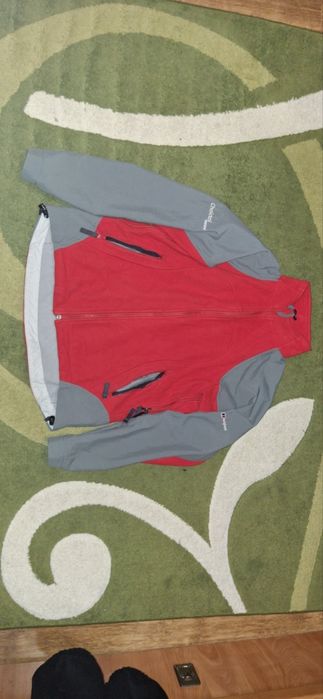 Тепла ветровка berghaus