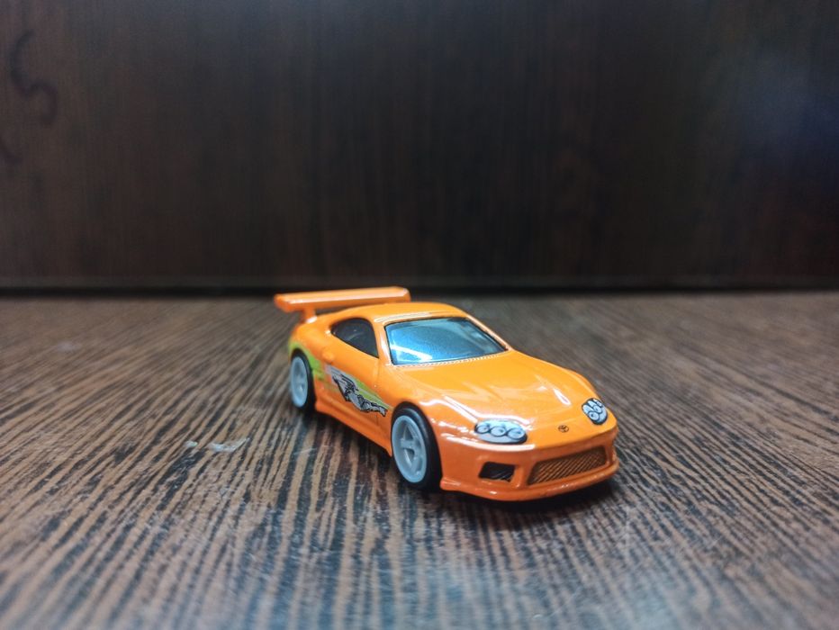 Моделька Hot wheels Toyota Supra