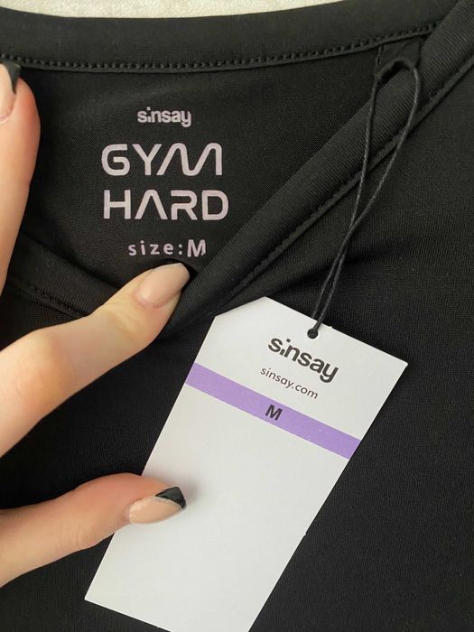 Czarny sportowy crop top Sinsay Gym Hard M – siłownia / trening