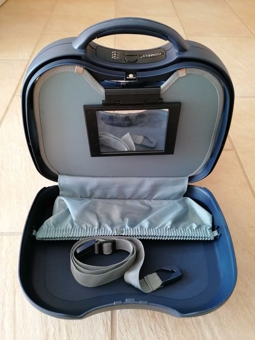 Necessaire com alça como novo