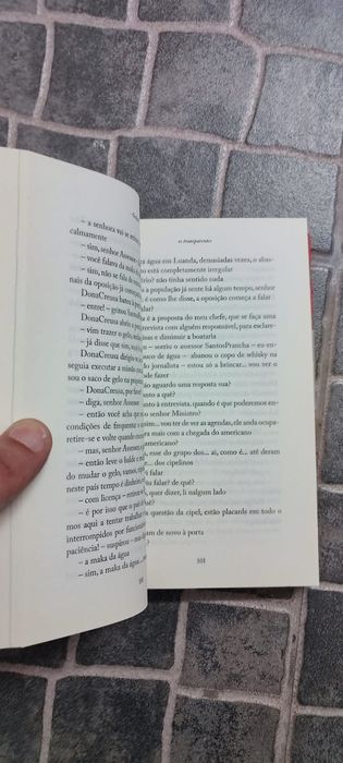 Livro Os Transparentes do autor angolano Ondjaki