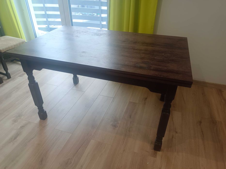 duży rozkładany stół z krzesłami drewniany 6 krzeseł solidny