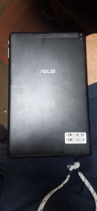 Планшет Asus X Pad 10 LTE не вмикається