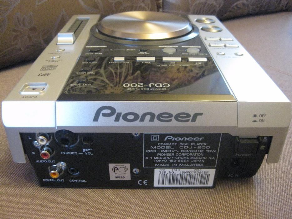 Проигрыватель CD/MP3 дисков Pioneer CDJ-200