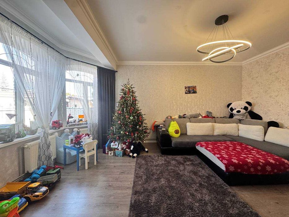 Престижна локація, якісний будинок, 16 соток, БАНЯ на дровах