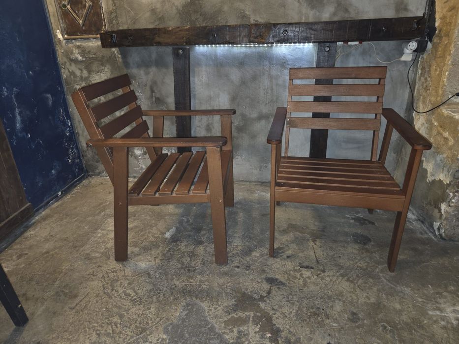 Conjunto de 2 Cadeirões em Madeira