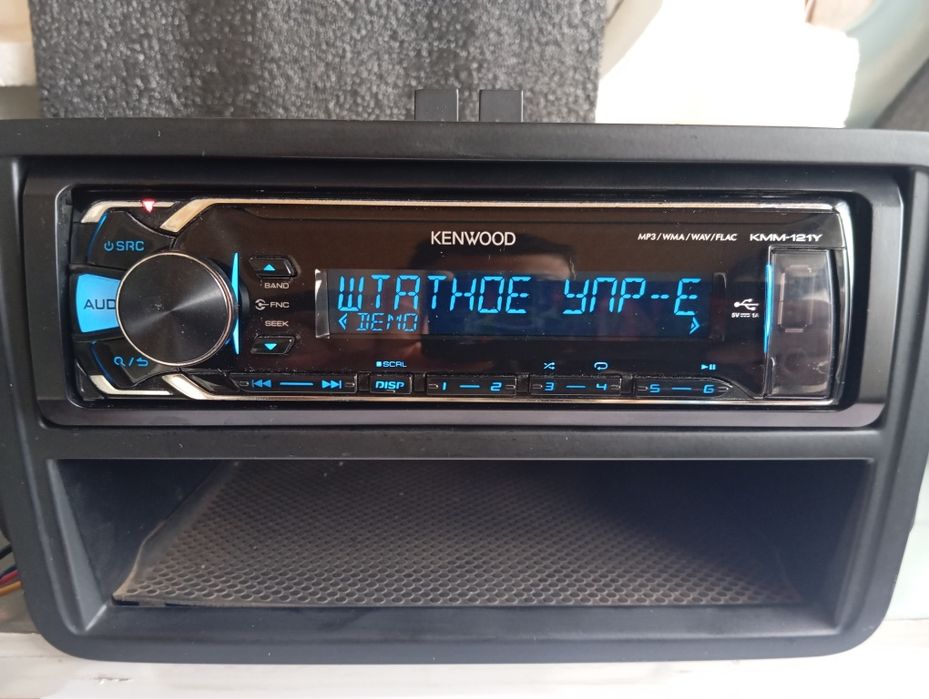 Kenwood KMM-121Y c Bluetooth,FLAC ,RGB.