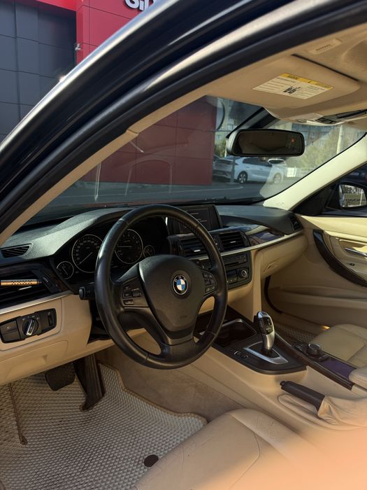 BMW F30 328i 2013 задній привід