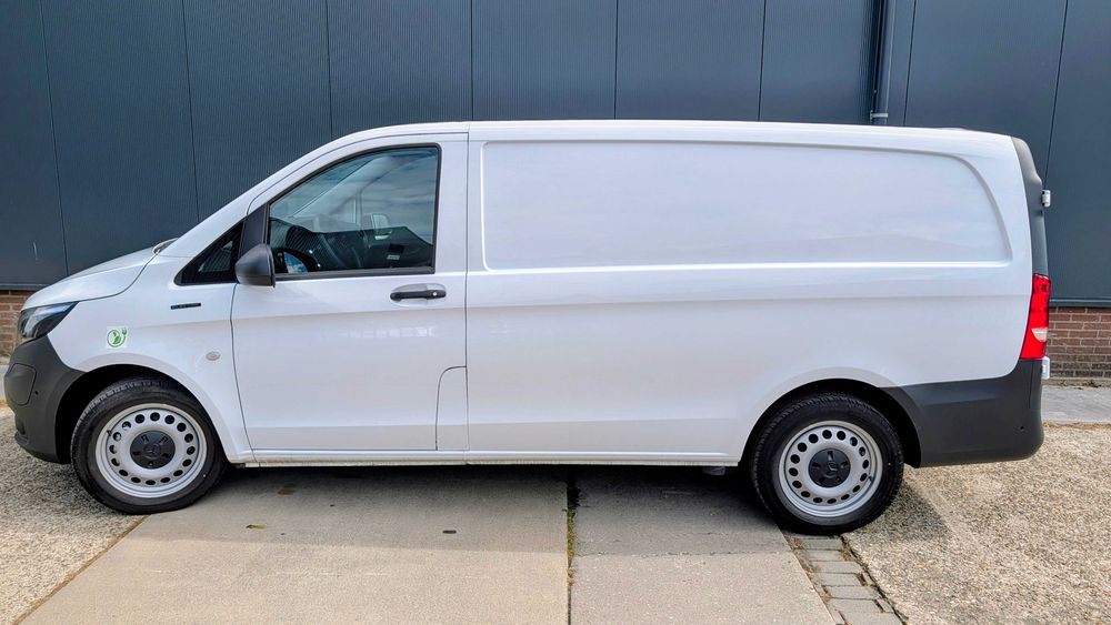 Mercedes-Benz eVito 66 kWh | 2024 | 21.130 km | Carregamento Rápido