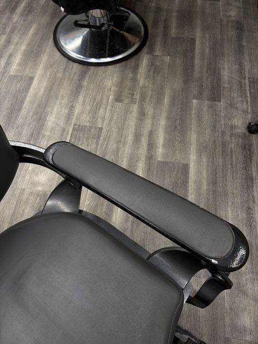 Крісло для барбера