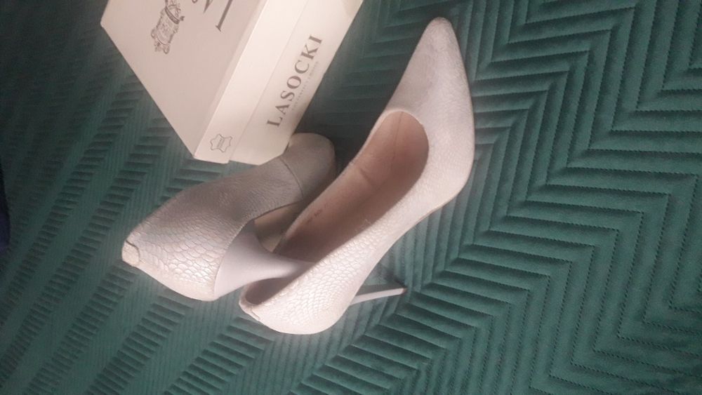 Szpilki na wysokim obcasie