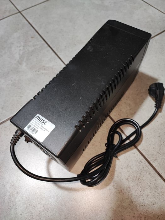 ИБП MUST Источник бесперебойного питания. Бесперебойник