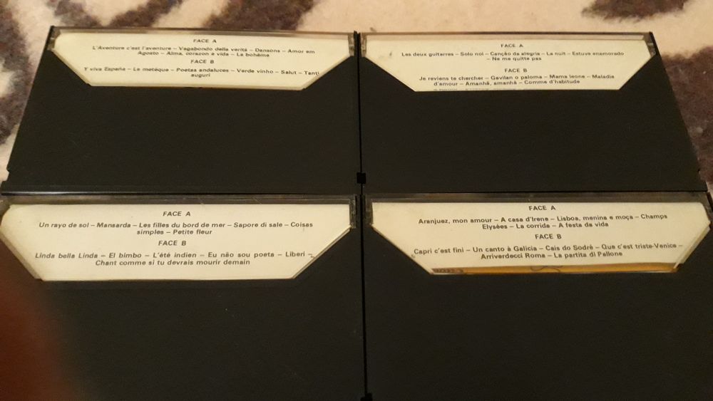 11 Cassetes vários.