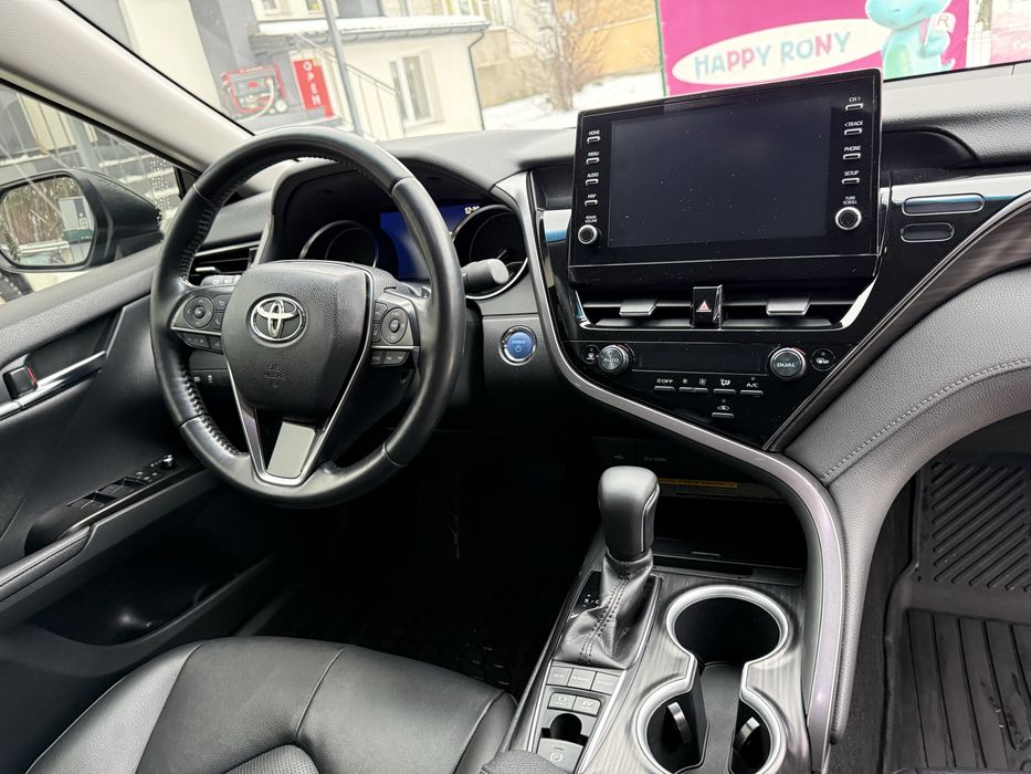 Toyota Camry HYBRID 2021 р.