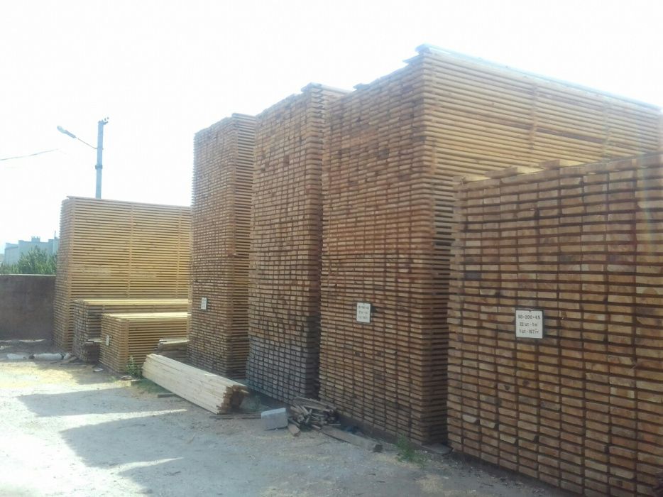 Дошка обрізна рейка брус. Пиломатеріали.