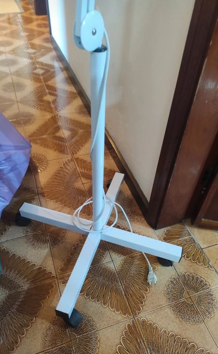 Luz amplificadora para serviços de beleza de RickiParodi