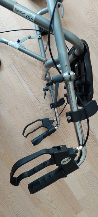 Візочок для літніх людей