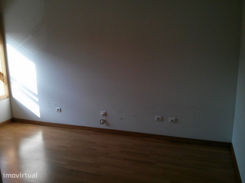 Ap. T1 com Garagem fechada - Aradas