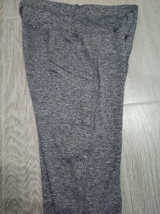 Spodnie sportowe z kieszeniami