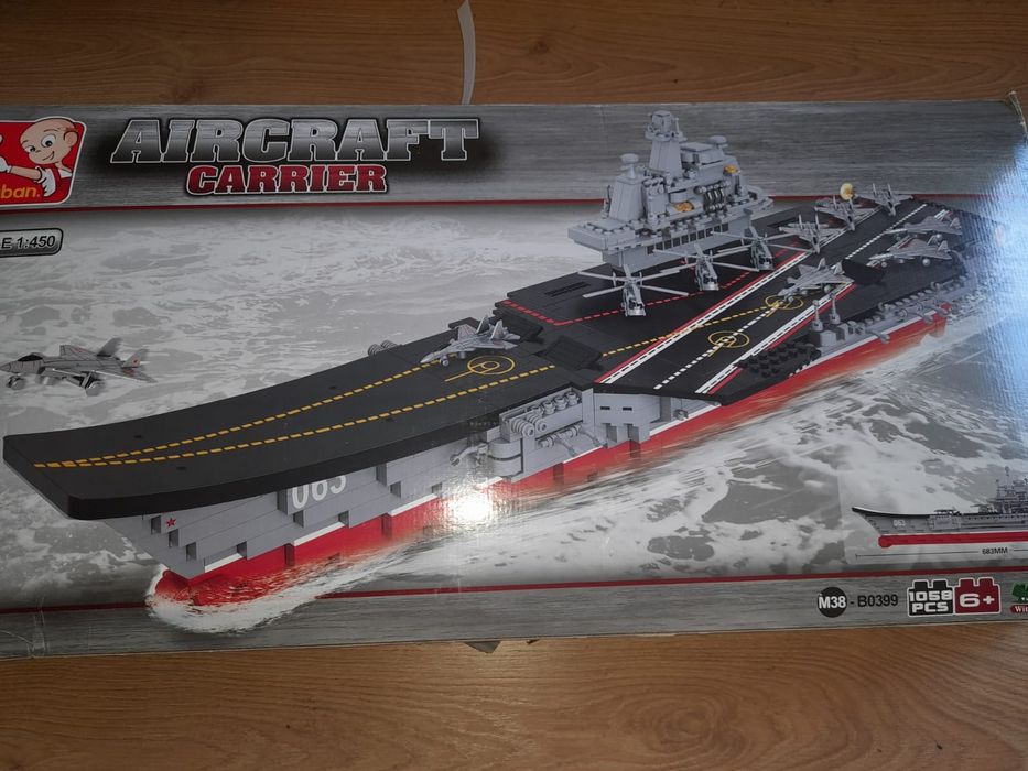 Puzzle em Lego (Porta-avioes)