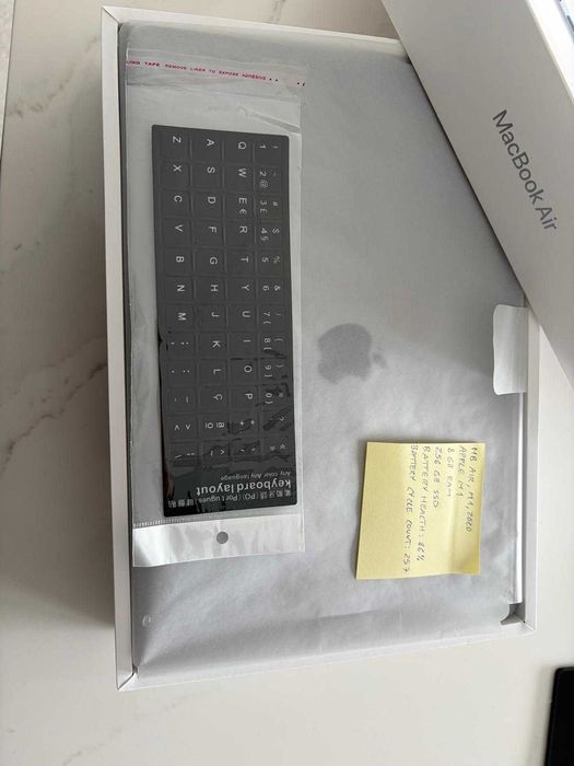 MacBook Air 13” (2020) – Apple M1