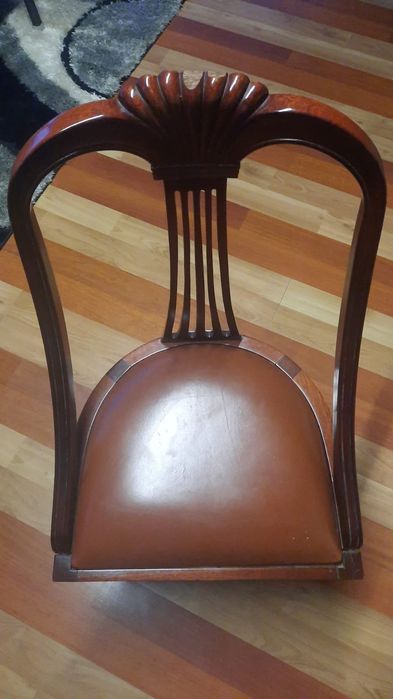 Mesa e 6 cadeiras em cerejeira