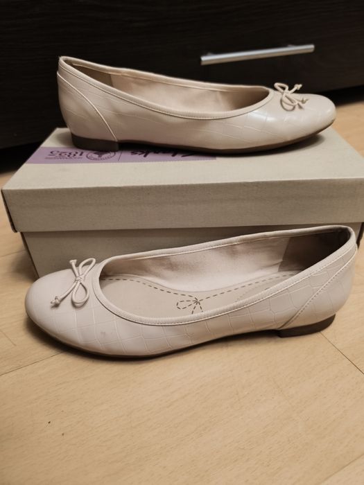 Жіночі нюдові балетки Clarks