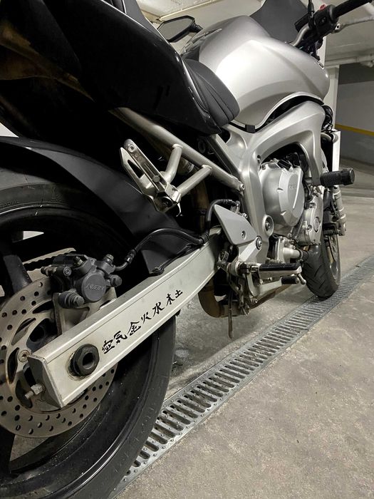 Yamaha FZ6 - 2004