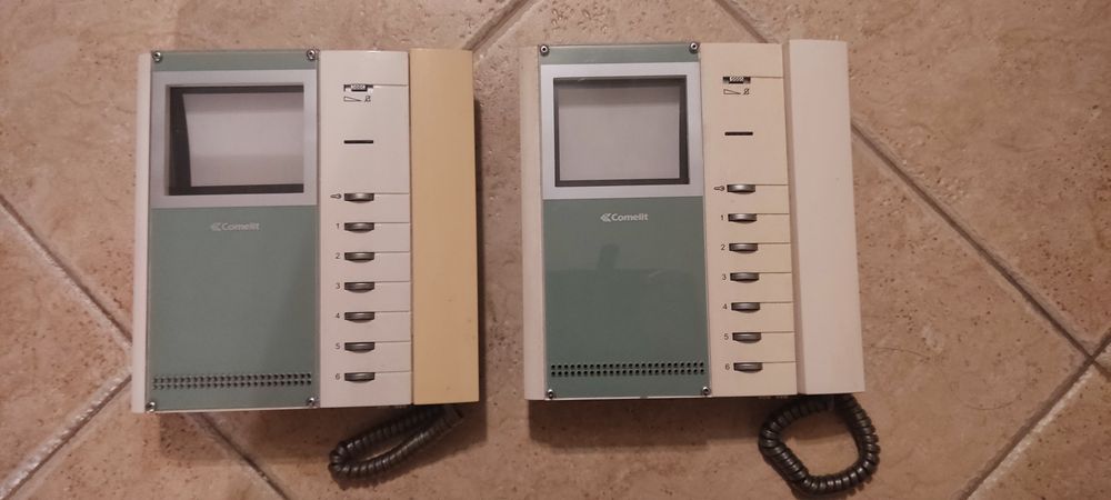 2 Videoporteiros Comelit 5701